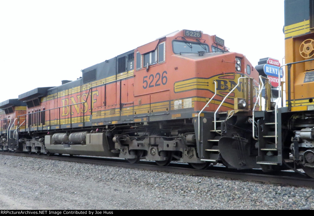 BNSF 5226